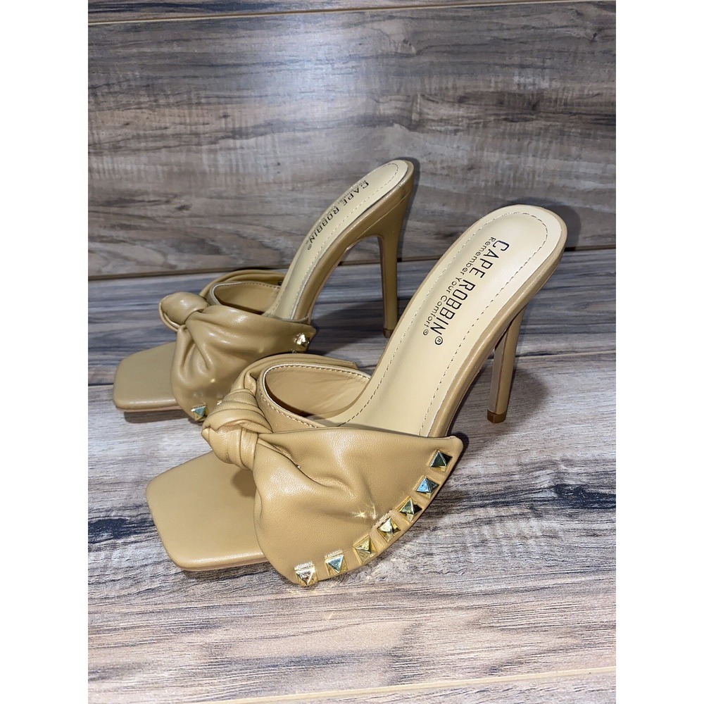 Cape Robbin Studded Heels,‎ Sz 6